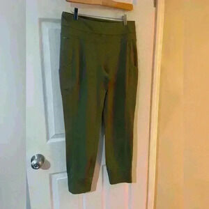 Lole women’s army green  joggers with pockets size small fit larger